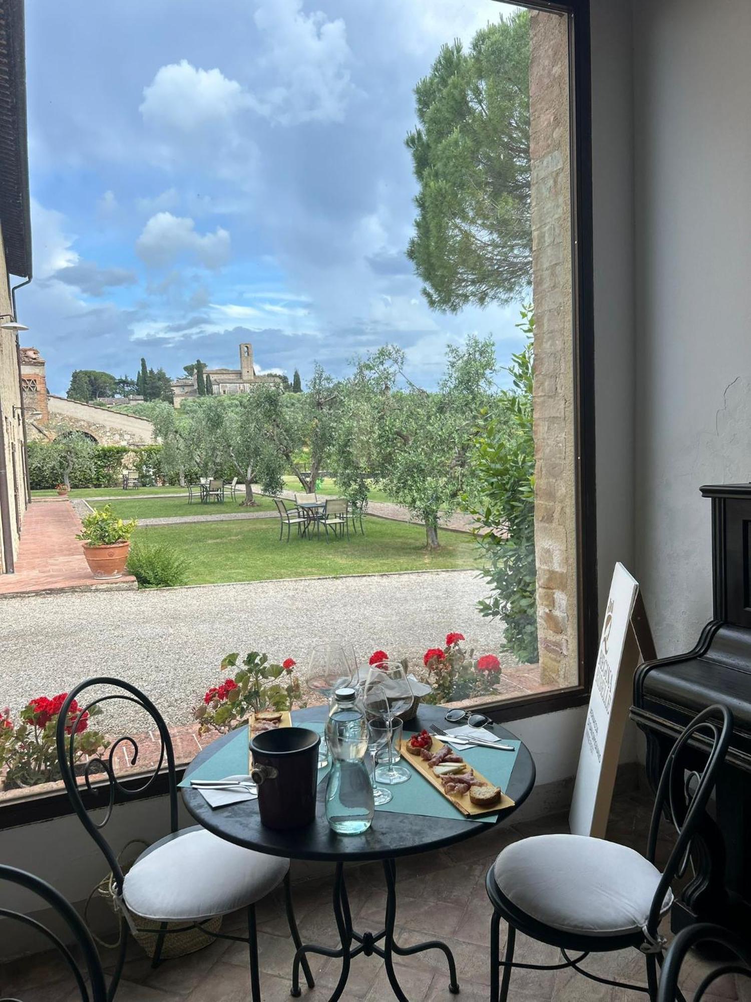 Fattoria Abbazia Monte Oliveto Villa San Gimignano Exteriör bild
